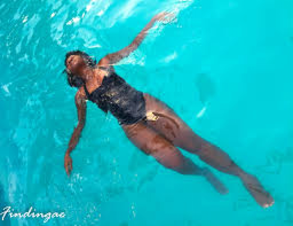 Urinating in swimming pools puts swimmers at risk of lung damage, eye problems, expert warns