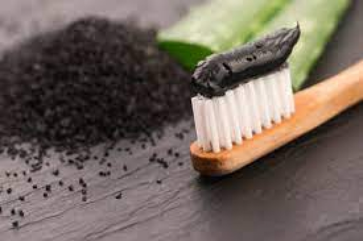 Teeth whitening with charcoal may cause mouth ulcer, decay- Experts warn